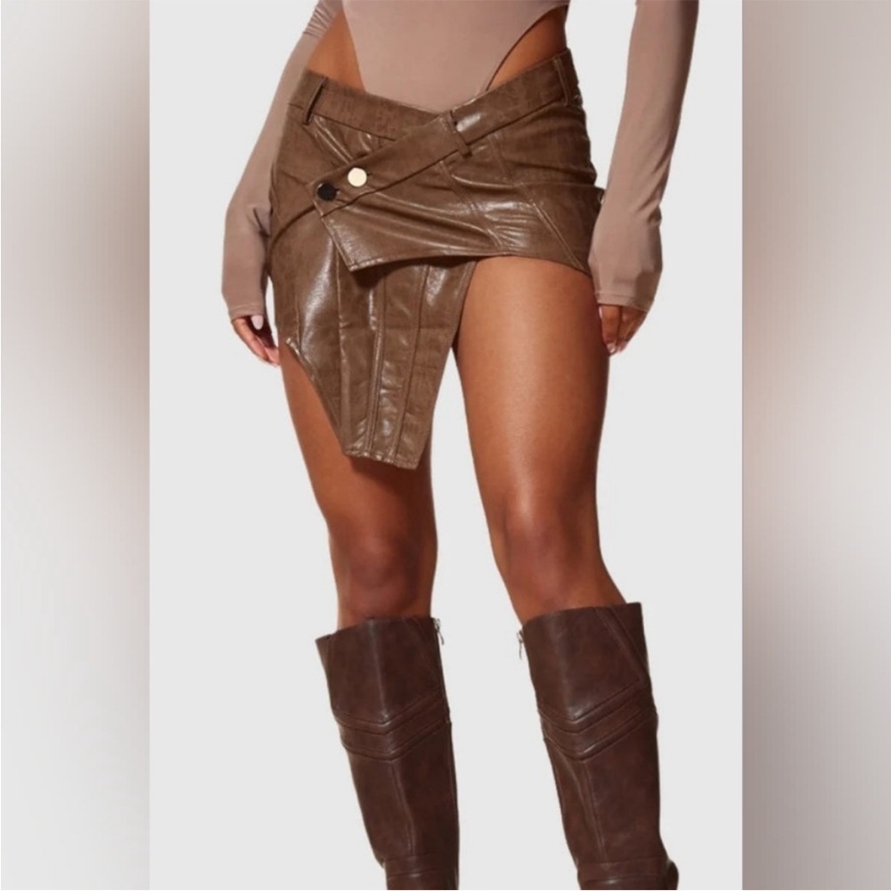 NWT Mica's Faux Leather Brown Asymmetrical Shiny Mini Skirt Size Large